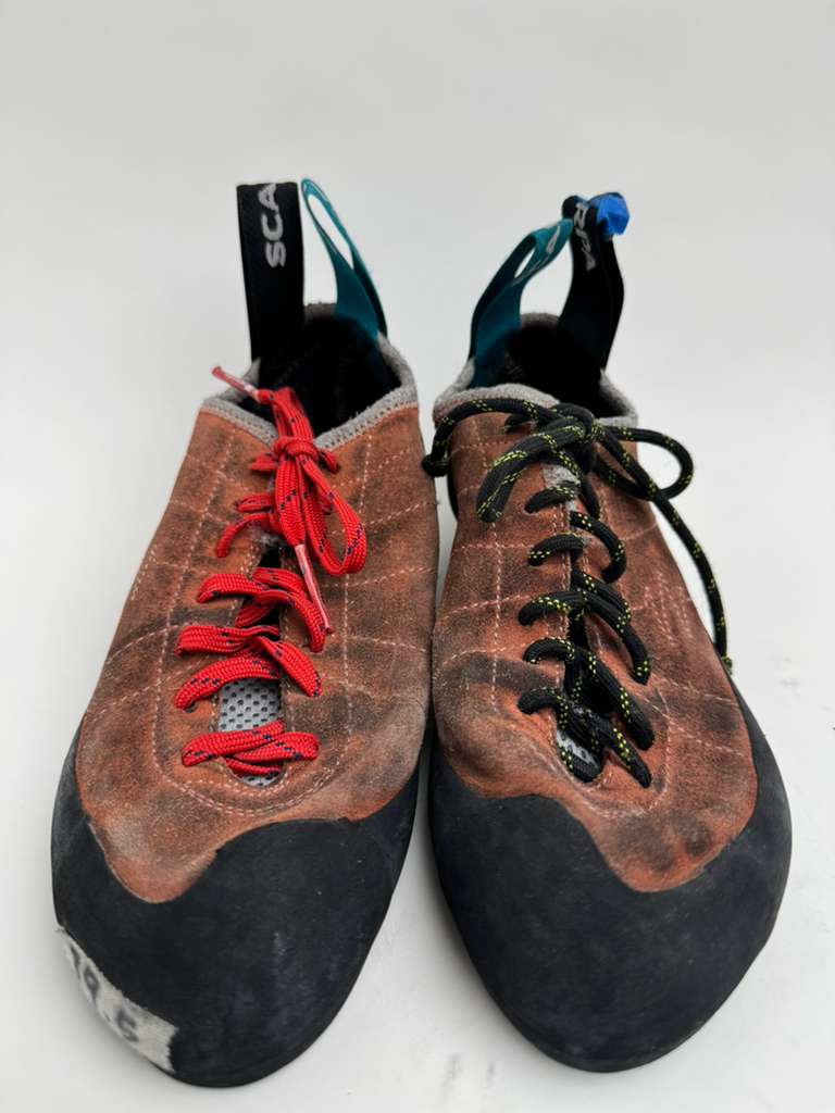 Scarpa Helix EU 39.5 — Menos Upcycled Climbing Shoes